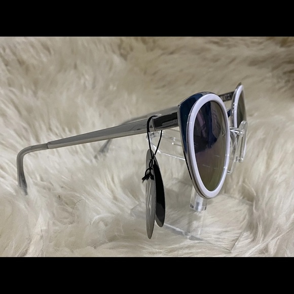 Quay Girly Talk Sunglasses - Picture 11 of 16